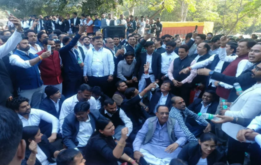 Lawyers Protest Ghaziabad