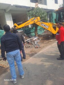 Ghaziabad News : अवैध निर्माण और कॉलोनियों के खिलाफ हुई स्तीकरण की कार्यवाही 2 WhatsApp Image 2025 01 17 at 6.05.57 PM 1