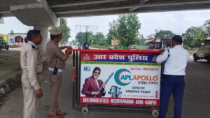 Kanwar Yatra 2025: कांवड़ियों की सुविधा के लिए मुजफ्फरनगर में लगे रिफ्लेक्टर और सूचना चिन्ह 3 Kanwar Yatra 2025