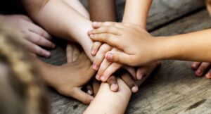 International Friendship Day 2025 : यह दिन क्यों है खास? जानिए कैसे हुई थी इस दिन की शुरुआत 2 International Friendship Day History