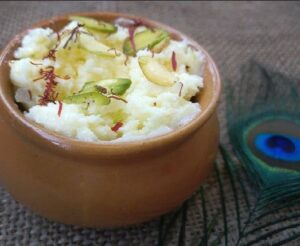 Janmashtami Bhog Ideas: जनमाष्टमी में क्या भोग लगायें? 56 भोग नहीं इन 8 चीजों से भी खुश होंगे लड्डू गोपाल 2 माखन मिश्री