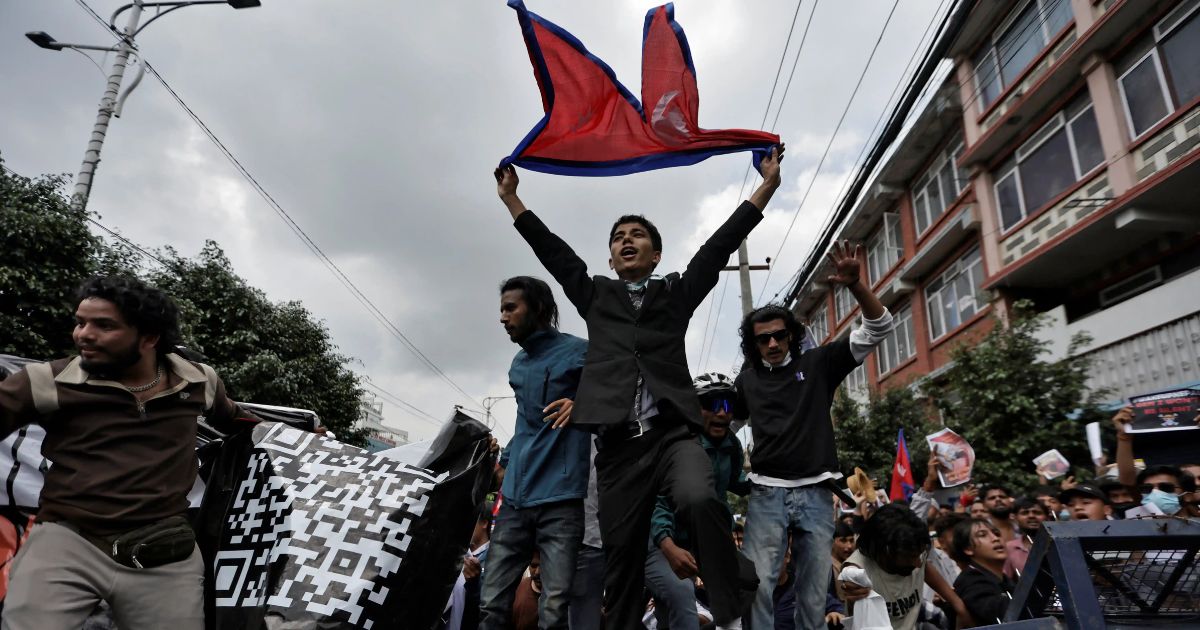 Nepal Crisis : सावधान.. नेपाल जाने वाली बसों पर यूपी रोडवेज का बड़ा कदम,जानें क्या हैं खबर 2 Nepal Crisis