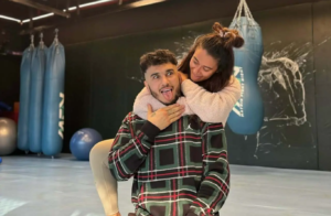 अफगानी बॉयफ्रेंड संग इश्क लड़ा रही टाइगर श्रॉफ की बहन, TV पर खुल्ल्म-खुल्ला प्यार का किया इजहार 2 Krishna Shroff boyfriend reveal