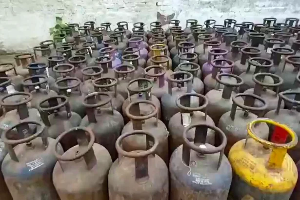 Delhi LPG Black Marketing