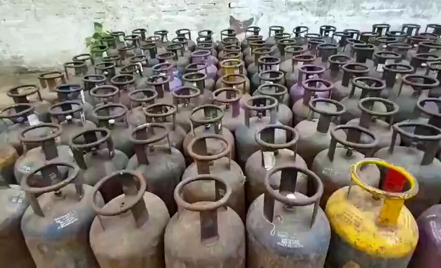Delhi LPG Black Marketing