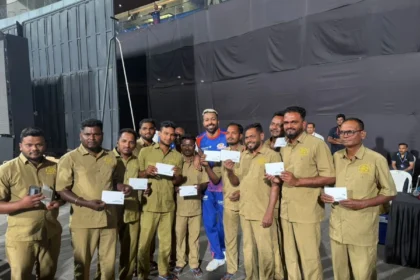 Hardik Pandya 10 Lakh Cheques