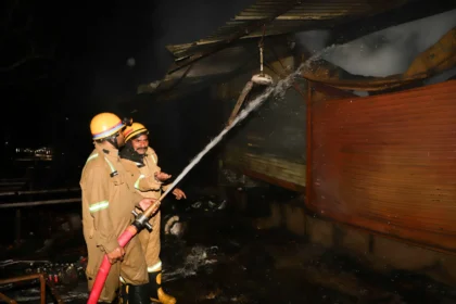 Lucknow Sabzi Mandi Fire