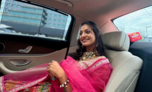 Mahakumbh Viral Girl: 'महाकुंभ वायरल गर्ल' मोनालिसा निकली नाबालिग! पति फरमान खान पर पॉक्सो एक्ट के तहत FIR दर्ज 2 Mahakumbh Viral Girl