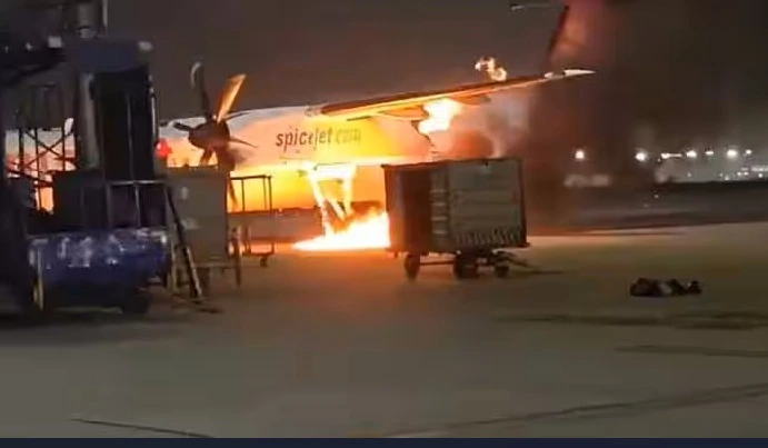 Delhi airport plane fire