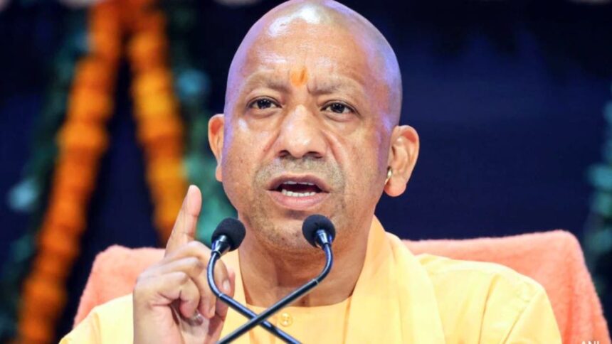 UP Political News: CM Yogi enraged by SP MP's comment on PM Modi, said- there should be decorum of language in politics too.