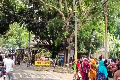 Bengal Bangladeshi Infiltrators: People waiting near Hakimpur border after Bengal government action against infiltrators