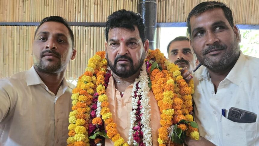 UP Politics News: Is Brijbhushan about to leave the BJP? His son's statement caused a stir.