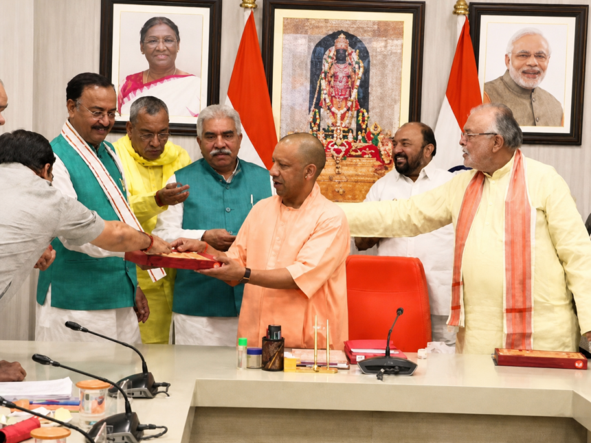 West Bengal Election 2026: CM Yogi's unique style, celebrated victory by distributing sweets before the meeting