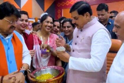 CM Mohan Bengal Election Celebration