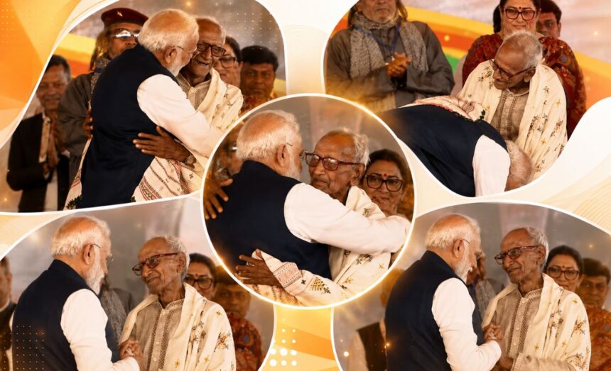 PM Modi Touches Feet of Makhanlal