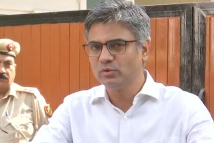 Sandeep Pathak FIR Row