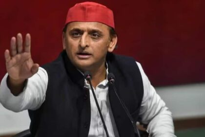 Akhilesh Yadav statement: 500 schools shut, 1,500 jobs lost... Akhilesh launches a scathing attack over Gorakhpur!