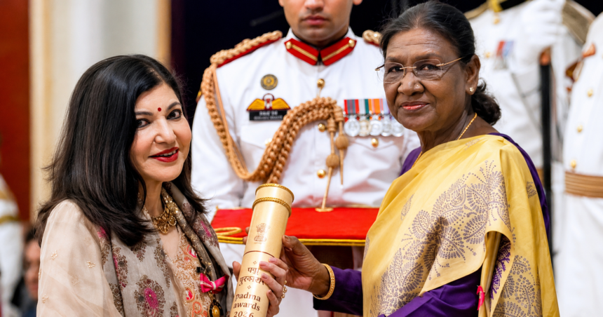 Alka Yagnik Hearing Loss: Padma Bhushan recipient singer Alka Yagnik attending the 2026 Padma Awards ceremony amid recovery from sensorineural hearing loss