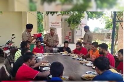 Muzaffarnagar News: Major action by Muzaffarnagar Police! 12 workers rescued from a factory; families express gratitude.