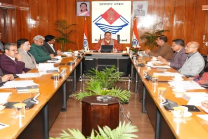 Uttarakhand Lokayukta Formation: Uttarakhand government officials discussing Uttarakhand Lokayukta Formation and the appointment process for Lokayukta chairperson and members.
