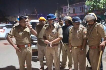 Ghazipur Crime News: Chaos erupts after the death of a criminal carrying a reward of Rs 1 lakh, with conditions like a cantonment in the village.