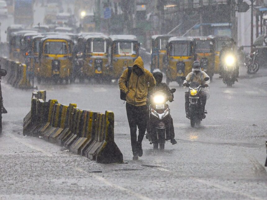 IMD Rain Forecast UP: IMD issue rain alert for 55+ districts of UP on June 2, with thunderstorms and strong winds expected.