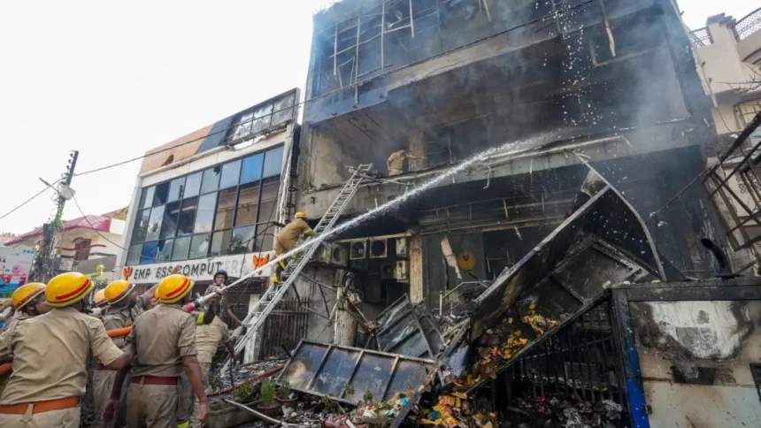 Lucknow Fire Tragedy: Rescue operation after Lucknow Fire Tragedy in Aliganj building where 15 people lost their lives.