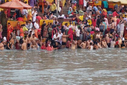 Nirjala Ekadashi Snan: Devotees taking a holy dip at Har Ki Pauri in Haridwar amid heavy crowds and tight security arrangements.