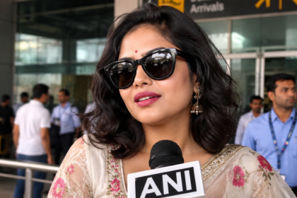 Saayoni Ghosh Delhi Airport: amid TMC political turmoil, avoiding media questions and sparking speculation over her silence.