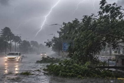 UP Weather Update: Severe weather in UP on June 11! Alert issued for heavy rain and thunderstorms in 45 districts.