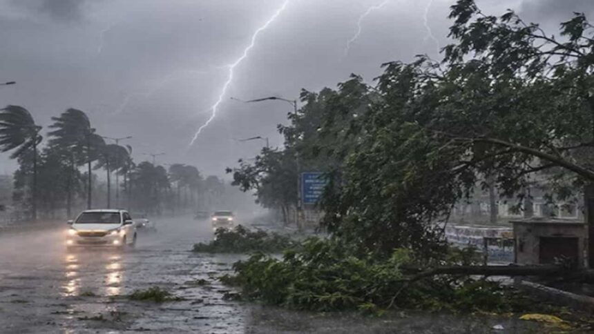 UP Weather Update: Severe weather in UP on June 11! Alert issued for heavy rain and thunderstorms in 45 districts.