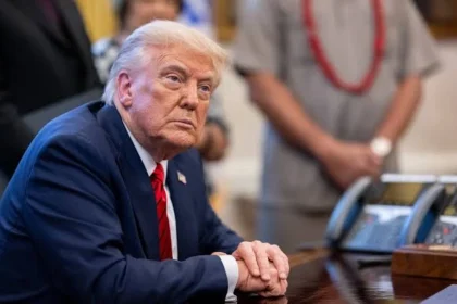US Tariff Cut: US President Donald Trump announcing a tariff reduction from 25% to 15% on selected agricultural and industrial equipment, highlighting benefits for farmers, manufacturers, and the US economy.
