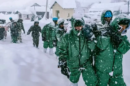 Uttarakhand Avalanche Incident: Mountaineers trekking near Traill’s Pass in Uttarakhand moments after a massive avalanche.