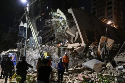 Venezuela Earthquake Videos: Videos showing collapsed buildings, rescue teams, debris-filled streets, and people fleeing after powerful earthquakes.