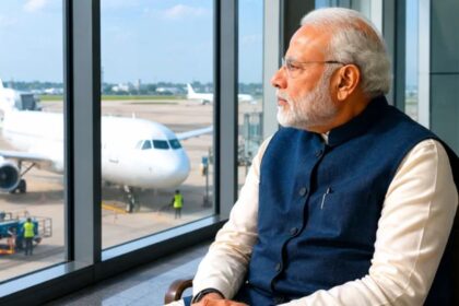 PM Modi Waits at Delhi Airport
