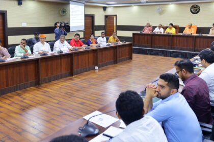CM Yogi's Varanasi Visit: CM Yogi makes a major announcement from Kashi! Devotees at the Baba Vishwanath Temple will receive special facilities.