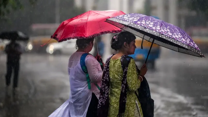 Weather Alert: Dark monsoon clouds over Delhi as IMD issues a Weather Alert for heavy rain, thunderstorms, and strong winds across 20 Indian states.