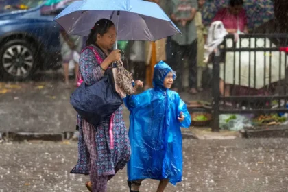 IMD Weather Updates: IMD Weather Updates showing heavy rain alert, lightning warning, and monsoon forecast across Delhi, Uttar Pradesh, Uttarakhand, Maharashtra, Punjab, and other Indian states.