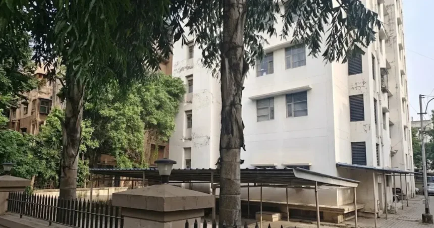 फरीदाबाद कोर्ट में किशोरी ने तीसरी मंजिल से लगाई छलांग