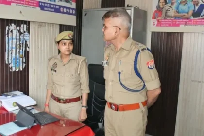 गंजडुंडवारा थाना निरीक्षण करते एसपी ओपी सिंह