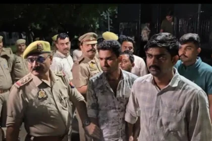 झांसी पुलिस द्वारा गिरफ्तार साइबर ठगी गैंग के 23 आरोपी
