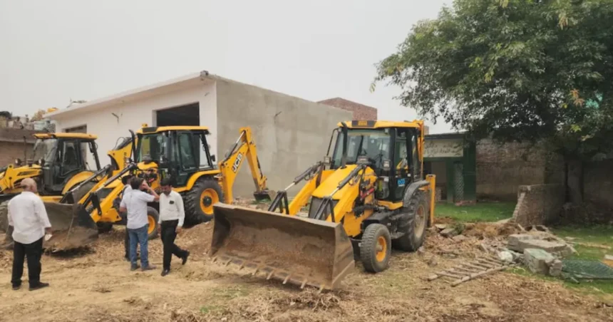 संभल मंदिर जमीन बुलडोजर कार्रवाई सिरसी अवैध निर्माण