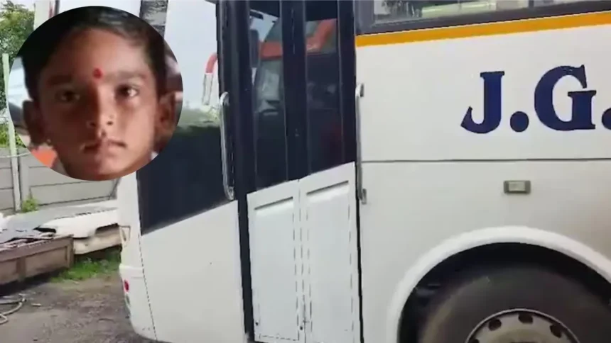 वडोदरा बस दरवाजे में गर्दन फंसी घटना का मौका